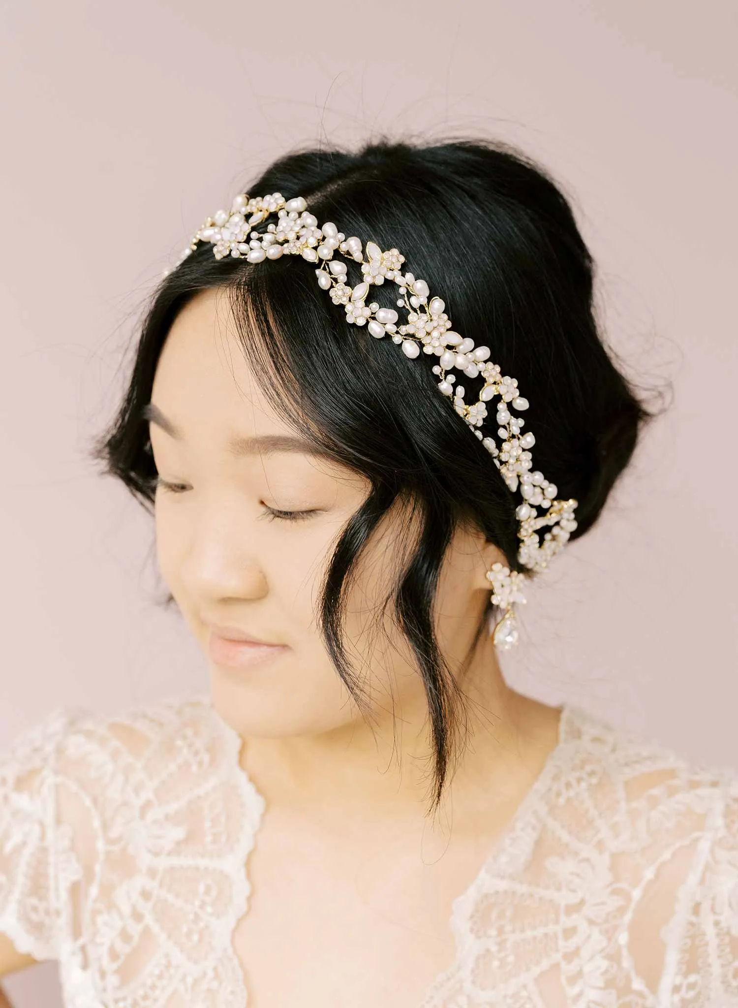 Decadent pearl infinity loops vine - Style #2131