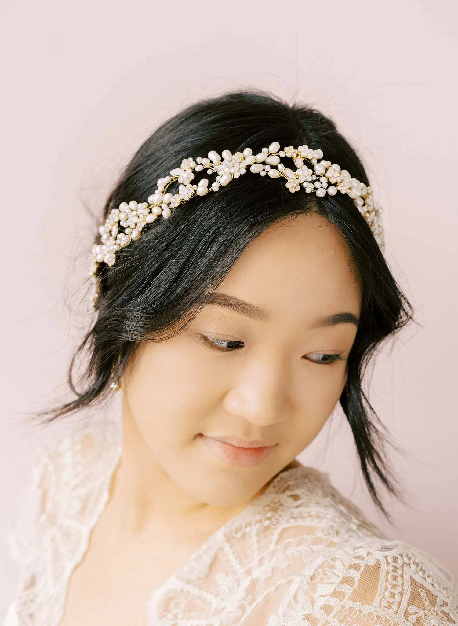 Decadent pearl infinity loops vine - Style #2131