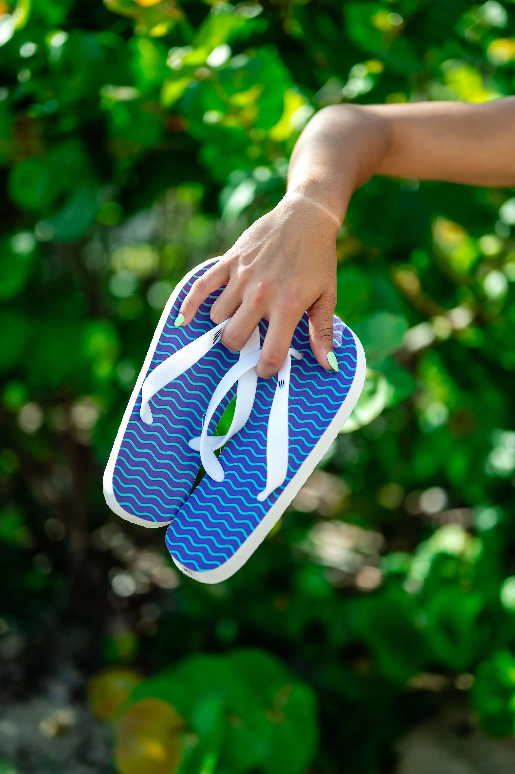 Flip Flops Printed Curvy Lines
