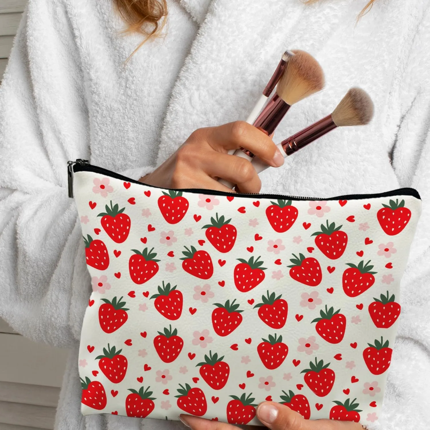 Red Strawberry Makeup Bag Cosmetic Bag, Cute Strawberry Stuff, Strawberry Gifts for Women, Cut Strawberry Small Makeup Bag for Purse (PU)