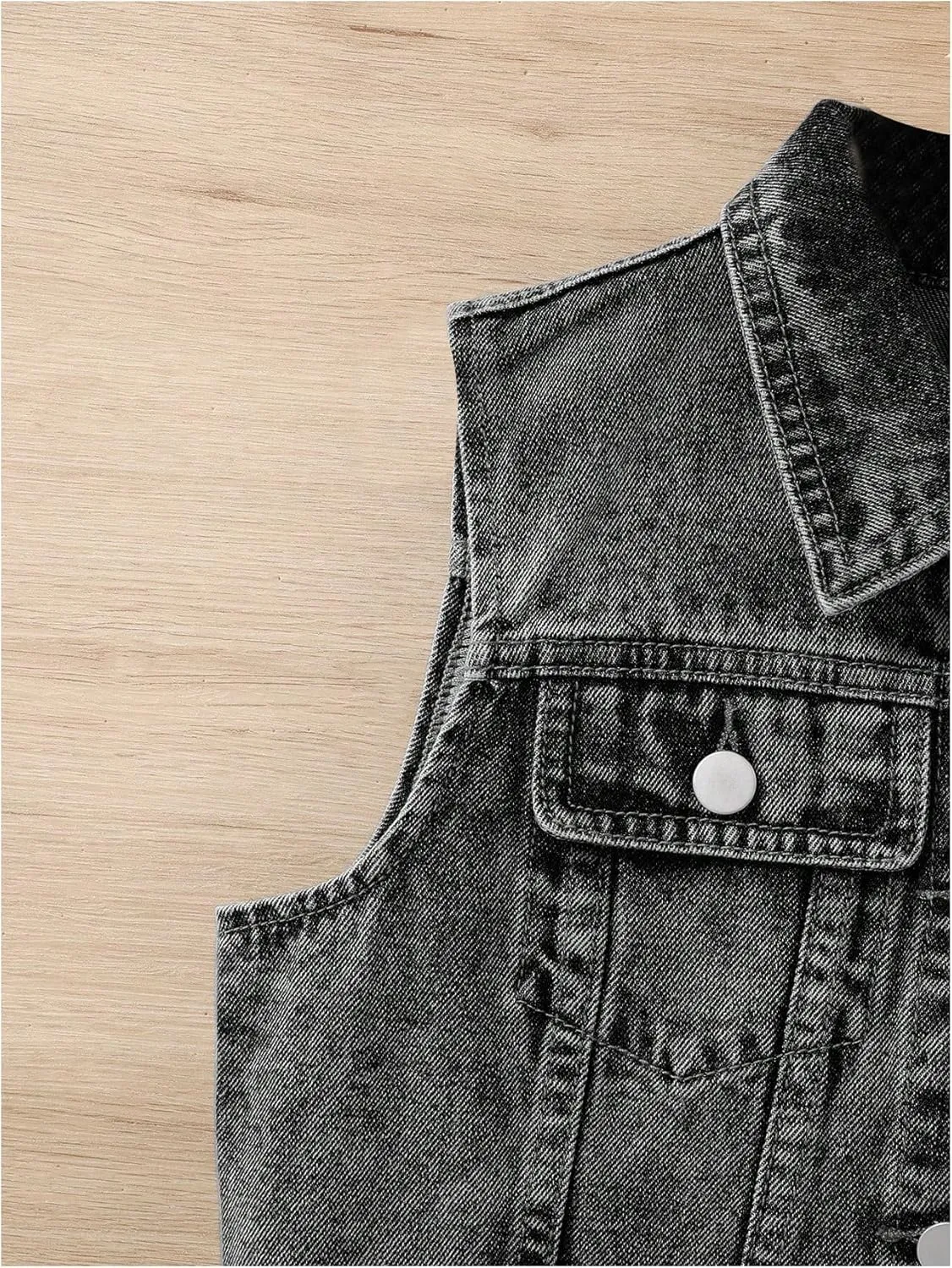 Verdusa Girl's Denim Vest Button Down Fashion Sleeveless Jean Jacket Cute Crop Tops