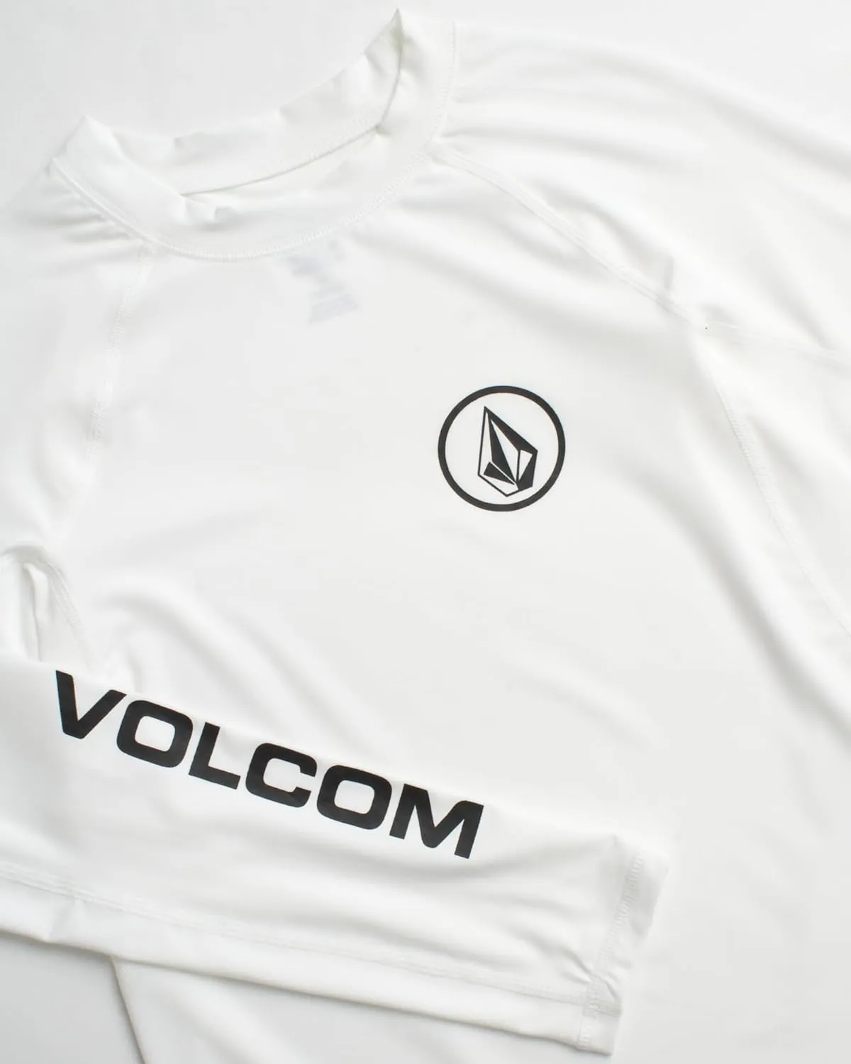 Volcom Boys' Rash Guard Shirts - 2 Pack UPF 50  Quick Dry Long Sleeve Sun Protection Shirts - Kids Swimwear T-Shirt (8-16)