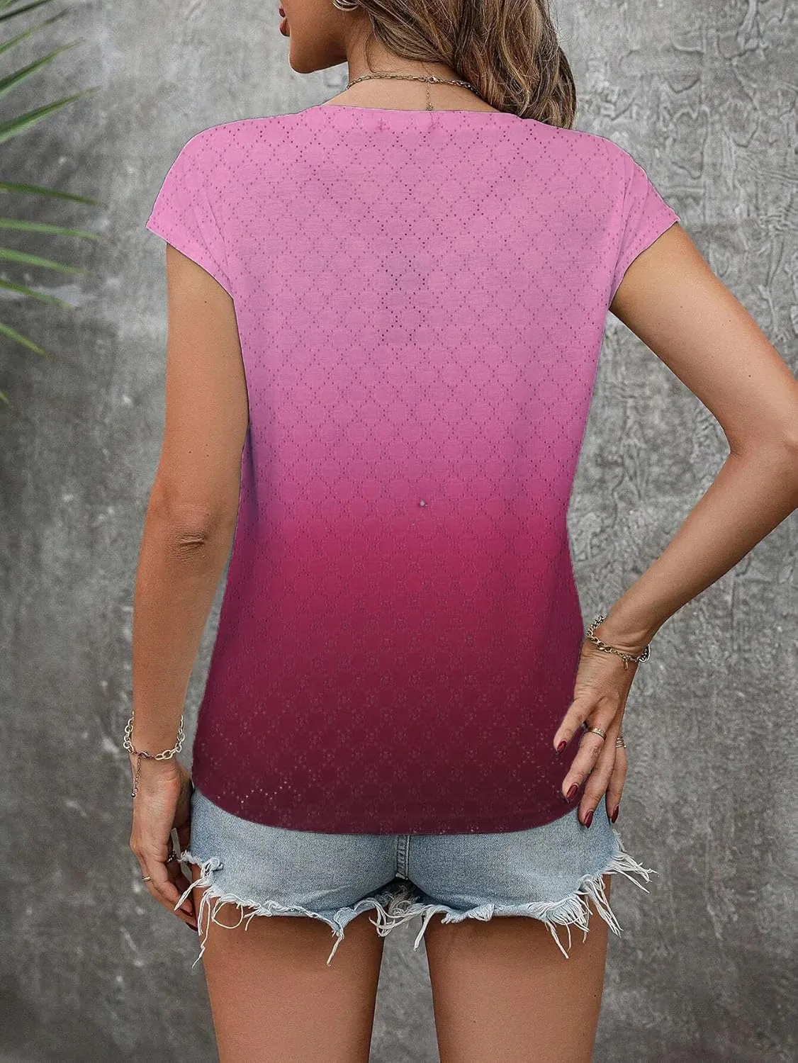 Zeagoo 2025 Women's Tank Top V Neck Eyelet T Shirts Cap Sleeve Tops Loose Fit Blouses Dressy Casual Summer Basic Shirts